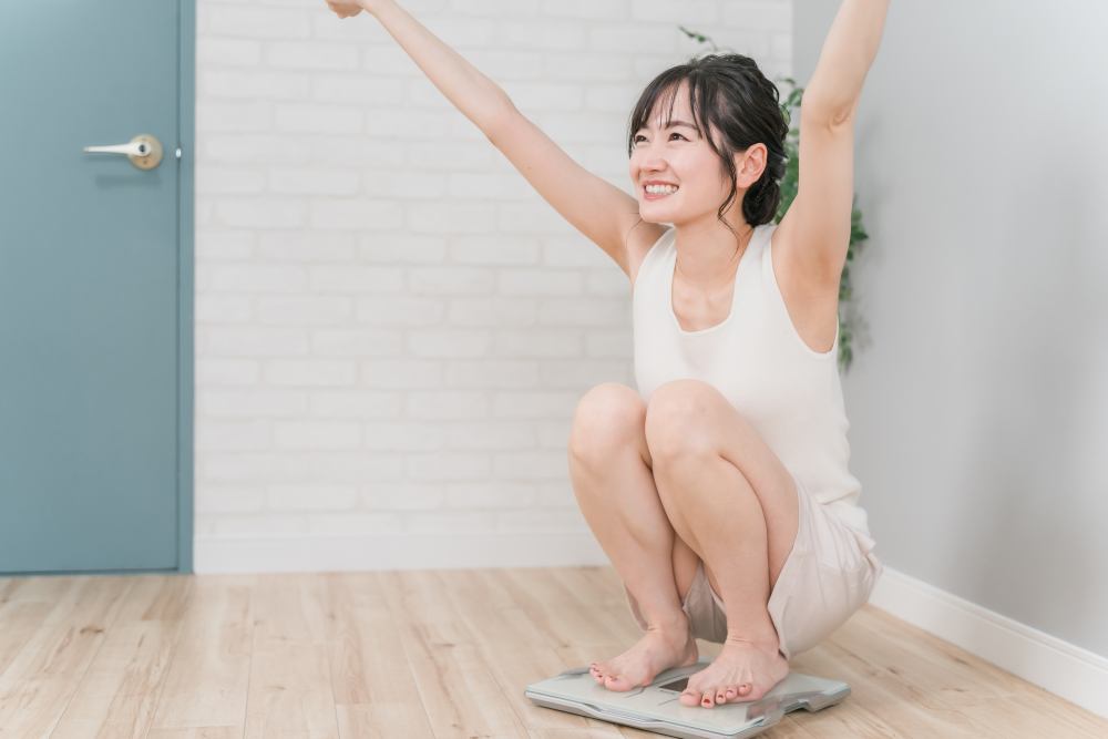 痩せて喜ぶ女性